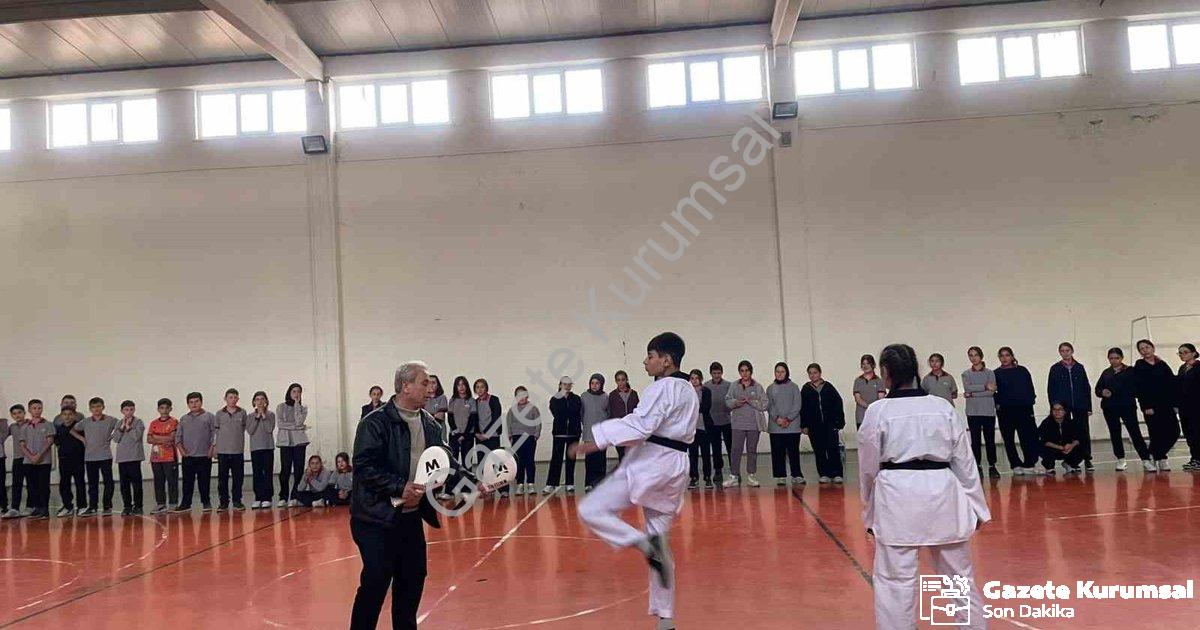 "Kütahya Pazarlar’da Dev Spor Atılımı: Hedef 100 Lisanslı Sporcu" başlıklı haber için fotorealistik,